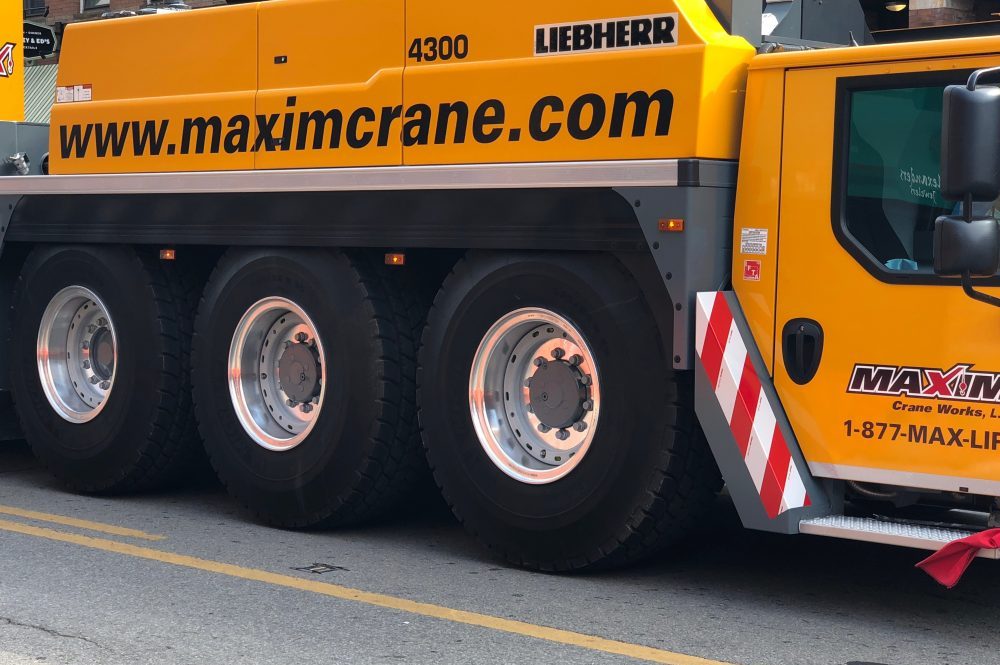 Heavy Crane commercial vehicle